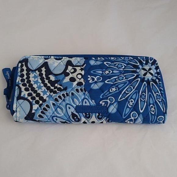 Vera Bradley Accordion Wallet, Blue Star Medallion - Picture 2 of 7
